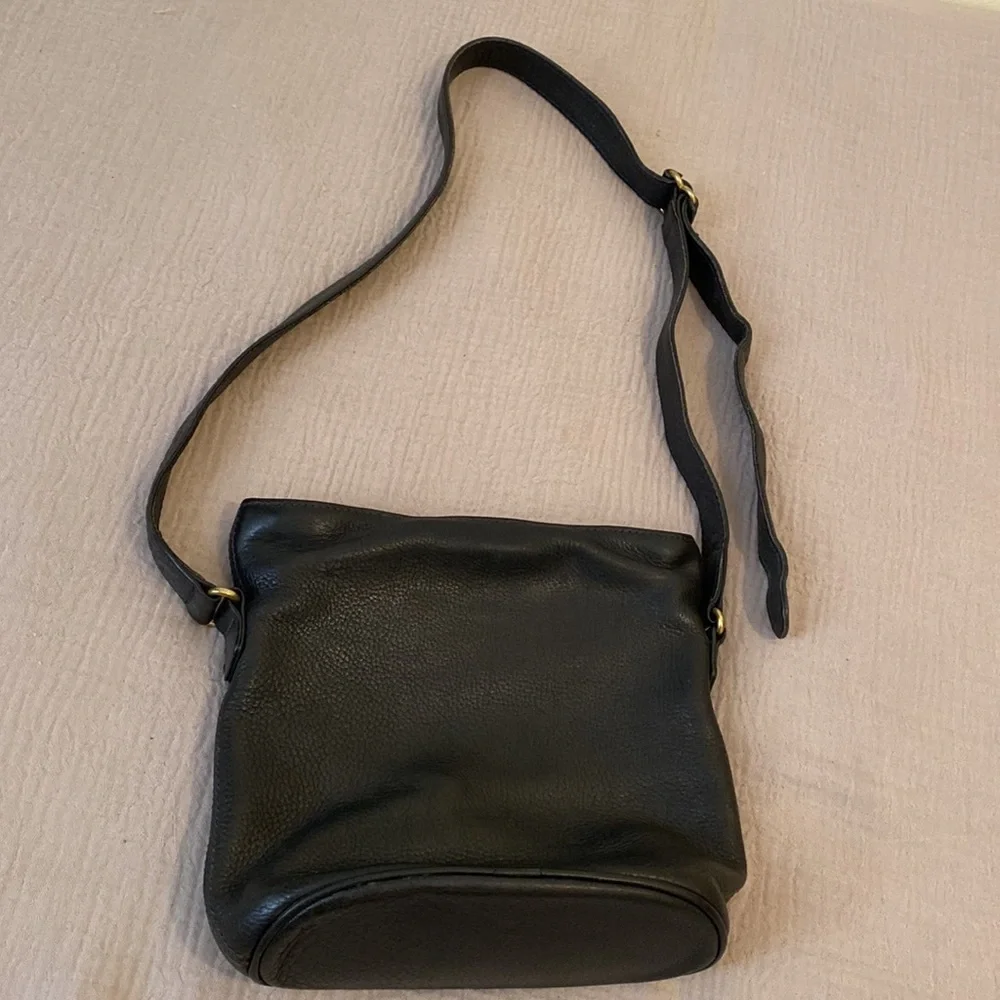 Coach Vintyge Sonama No 4907 Black Leather Crossbody Shoulder Bag